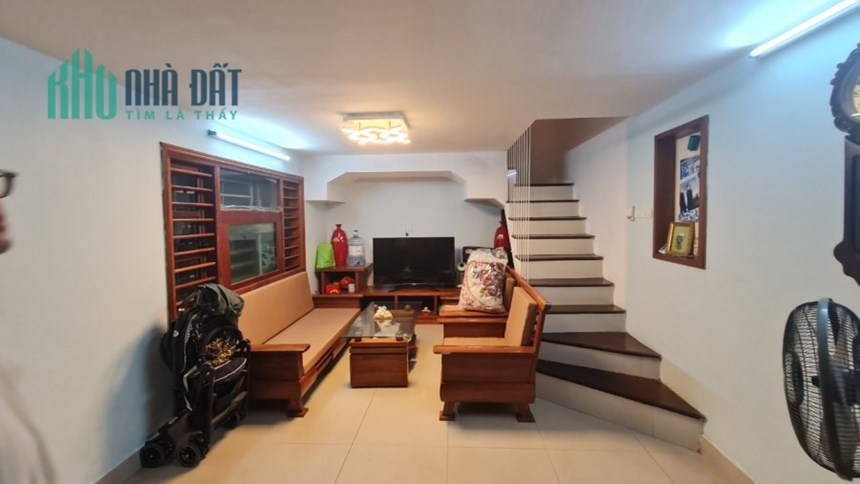 Chính chủ bán nhà 4,38 tỷ Yên Lãng, Thái Hà, 5 tầng, ô tô tránh nhau trước cửa, kinh doanh đỉnh