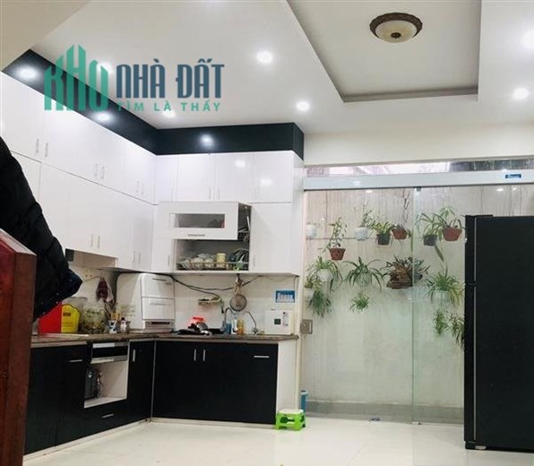 Bán nhà phố Khúc Thừa Dụ - Lê Chân, diện tích 65m 4 tầng, sân cổng, GIÁ 2.8 tỉ
