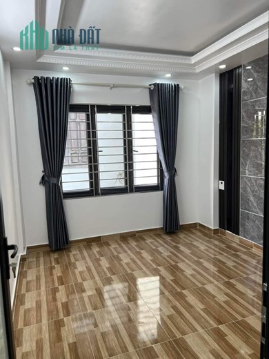 Bán nhà xây mới tinh 4 tầng - Phố Đông An - diện tích 40m, ngay sau mặt ngõ, GIÁ 3 tỉ