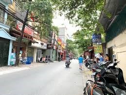Bán Nhà BẮC TỪ LIÊM ĐÔNG NGẠC 4 TẦNG , 47M2, Gía hơn 3 TỶ.
SỔ ĐỎ CHÍNH CHỦ. Giao dịch 24/7.