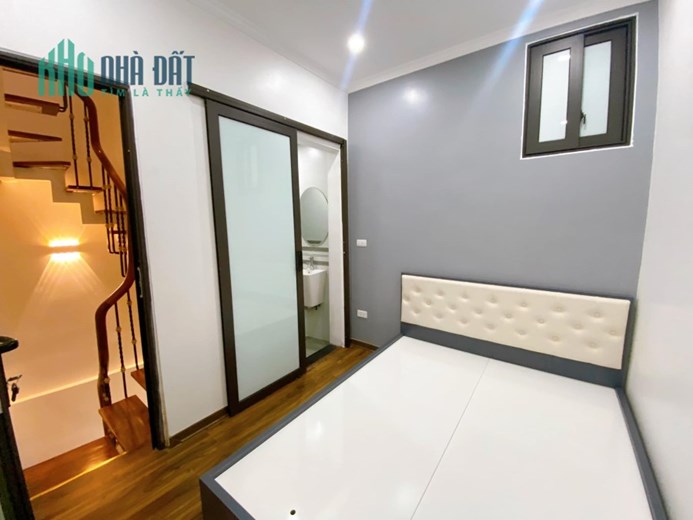 CẦN BÁN GẤP NHÀ PHỐ QUAN NHÂN, 23M2, 3 PHÒNG NGỦ, NHỈNH 2 TỶ, 0382328365.