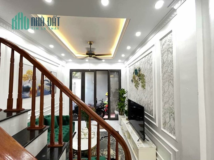Duy nhất! Bán nhà Đỗ Đức Dục, 37m2, lô góc, 3 ô tô tránh gần, 4 tỷ 1