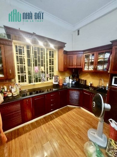Bán nhà riêng Cự Lộc 120m 3 tầng 4 ngủ ngõ thông gần ô tô ở ngay nhỉnh 9 tỷ lh 09751242520