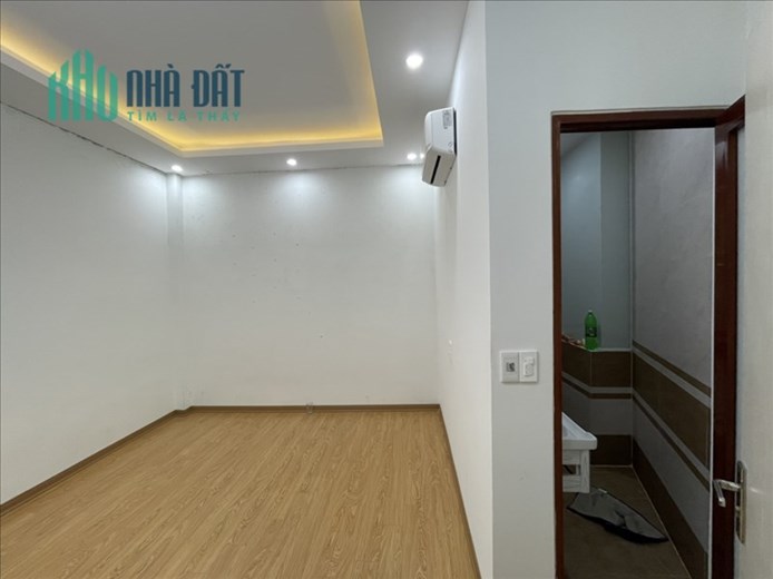 Bán nhà Nguyễn Chí Thanh, 56m2, 6PN, Mặt tiền rộng, Phân Lô, Ô tô, Đống Đa, 10,78 tỷ