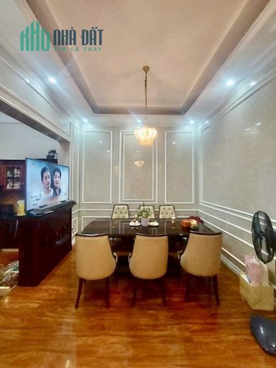Cực hiếm Cự Lộc Thanh Xuân 120m 3 tầng 4 ngủ ngõ thông gần ô tô ở ngay nhỉnh 9 tỷ lh 0817606560