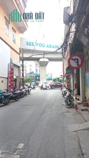 Bán đất tặng nhà đường Nguyễn Trãi, Q.Thanh Xuân, DT 50 m2 giá 3.2 tỷ.
