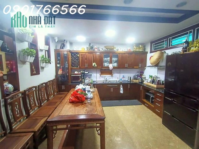 Phân Lô Siêu Đẹp, Phố Tân Mai, Hàng xóm Luis City, 95mx 5T, Giá 15 tỷ.