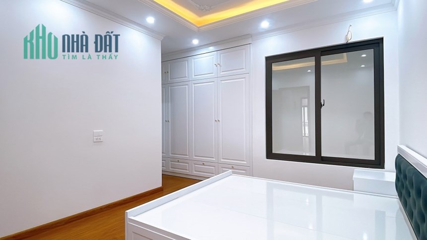 BÁN NHÀ PHỐ  HỒNG TIẾN  DT 75M  5 TẦNG  10TỶ  GARA Ô TÔ, THANG MÁY, GẦN   TRƯỜNG QT WELLSPRING.