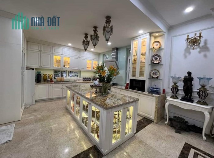 Lô GÓc mặt phố Xã Đàn sầm uất gần ngã tư Ô Chợ Dừa 150m2 chỉ 67.8 tỷ. Lh 0989.62.6116