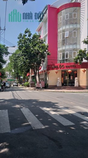 Bán Căn gốc Khách sạn 25 phòng cạnh Đại Học Bình Dương, ngay trung tâm Thủ Dầu Một giá 36 tỷ