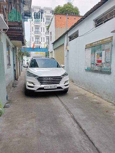 HẺM Ô TÔ NGỦ TRONG NHÀ NGAY SÁT MẶT TIỀN NGUYỄN SƠN - 51M2 - NGANG 4.4M - KHÔNG LG,QH