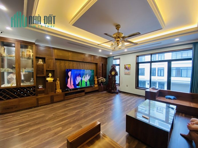Bán Nhà vườn MỸ ĐÌNH 2, 124m,5T, TM, vỉa hè, view công viên, KD, ở cực sướng, giá Đầu tư
