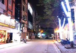 Bán nhà MẶT PHỐ ĐỒNG ME, lô góc, vỉa hè, 80m2,5T, KD sầm uất, Giá Đầu tư