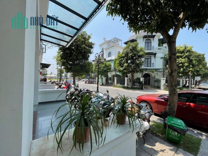 Chính chủ cho thuê Shophouse SB23 hai mặt tiền Vinhomes Ocean Park Gia Lâm, Hà Nội