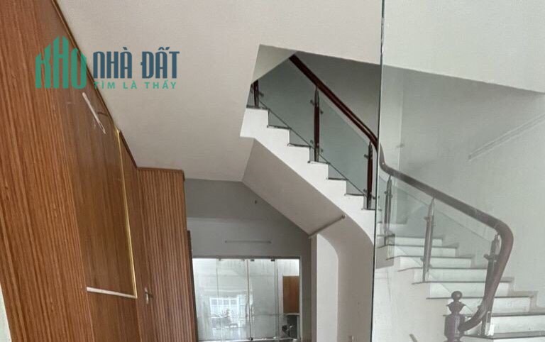 Cho thuê nhà nguyên căn phân lô , ô tô tránh , vỉa hè, kinh doanh,Khu Đô Thị Văn Phú, Hà Đông 80m2