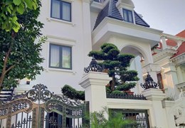 bán biệt thự, kiến trúc pháp sang trọng tại quận long biên, liên hệ:+840395589859
