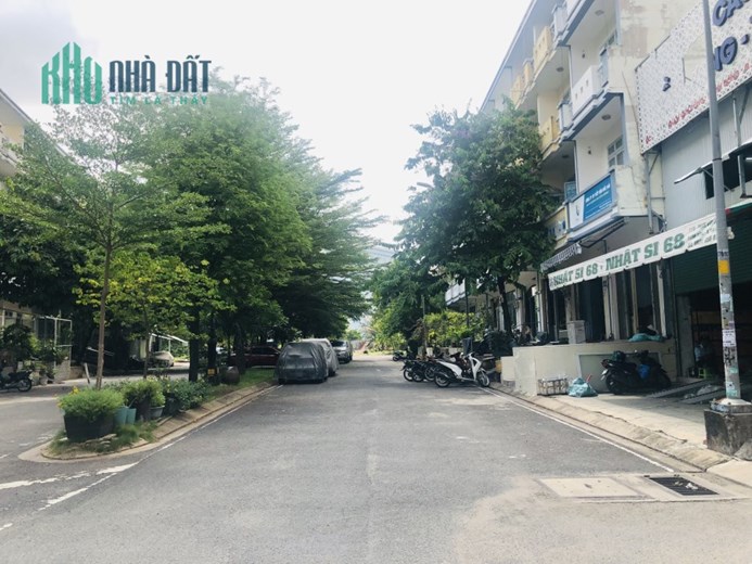 KẸT TIÊN BÁN GẤP LÔ ĐẤT ĐƯỜNG PHẠM VĂN ĐỒNG, GẦN TTTM GIGAMALL, DT 170M2, NGANG 12M, GIÁ CHỈ 19,5 TỶ