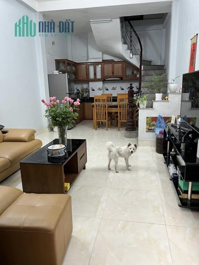 Bán nhà Nguyễn Văn Cừ 42m x 3T, LÔ GÓC, oto Kia đỗ cửa giá 3 tỷ 5 có TL. LH: 0936123469