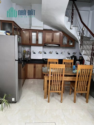 Bán nhà Nguyễn Văn Cừ 42m x 3T, LÔ GÓC, oto Kia đỗ cửa giá 3 tỷ 5 có TL. LH: 0936123469