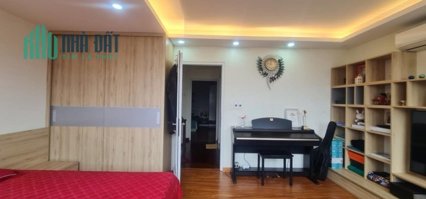 Bán nhà 95m2 phố Âu cơ, Tây Hồ Ô tô tránh 10m Lô góc Giá hữu nghị 7.4 Tỷ