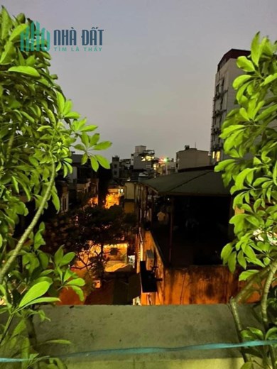GẤP nhà gần hồ, ô tô tải đỗ cửa, 2 thoáng, 4 tầng ~ 8 tỷ