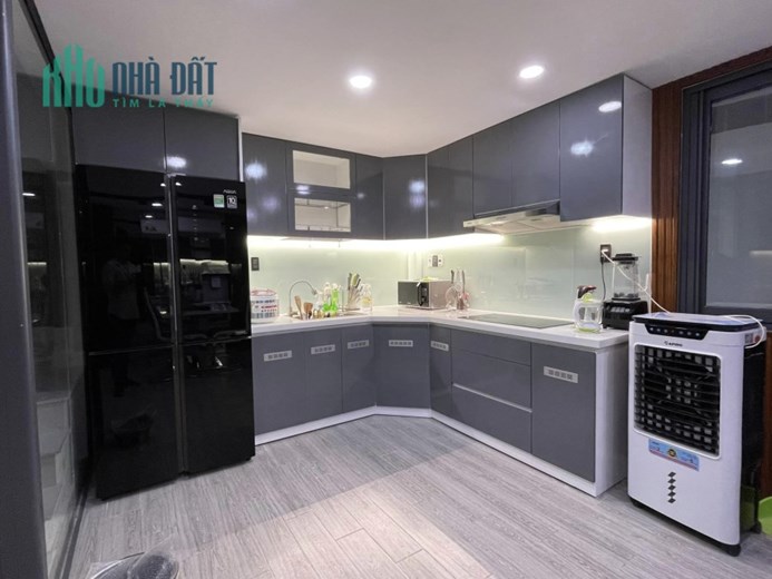 NHÀ GẦN CẦU PHÚ XUÂN, 7,5X15 M, 4 TẦNG, LỘ LỚN, Ô TÔ NGỦ TRONG NHÀ, NHỈNH 9 TỶ
