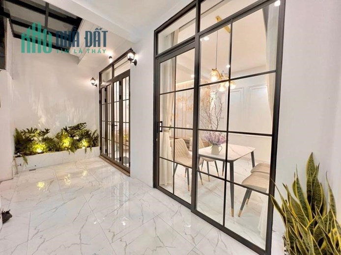 GẤP Cự Lộc 51m2, 4 ngủ, đủ nội thất, bán nhanh 4.7 tỷ
