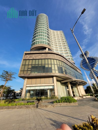 Bán đất mặt phố Nguyễn Đình Hoàn, dt 150m, ngang 10m. Giá 7.9 tỷ.