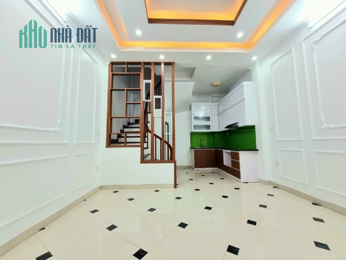 Đỉnh! Bán nhà Đỗ Đức Dục, 40m2, lô góc, an sinh đỉnh, 4 tỷ 4
