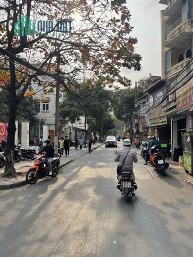 THẬT 100%KHU HIẾM NHÀ BÁN - CẠNH UBND NHÂN CHÍNH - CÓ BÃI ĐỖ XE OTO LH O868468585