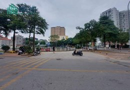 bán nhà 4 tầng mặt phố kinh doanh tại DƯƠNG XÁ, GIA LÂM  40 m2 chỉ hơn 2 tỷ,cho thuê 10 tr/ tháng.
