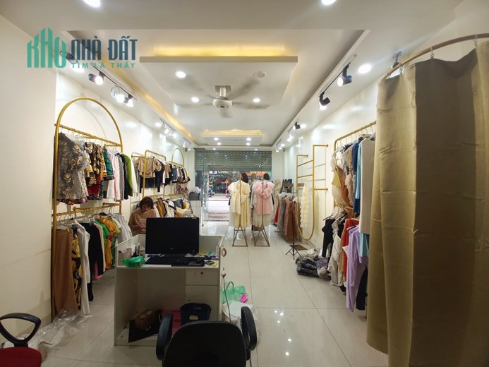 bán nhà 4 tầng mặt phố kinh doanh tại DƯƠNG XÁ, GIA LÂM  40 m2 chỉ hơn 2 tỷ,cho thuê 10 tr/ tháng.