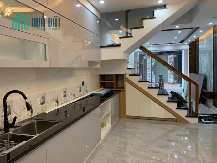 Bán nhà xây mới tinh Nguyễn Văn Linh, đường nhựa 7m, 50m 4 tầng, GIÁ 4.2 tỉ gần Chợ Hàng