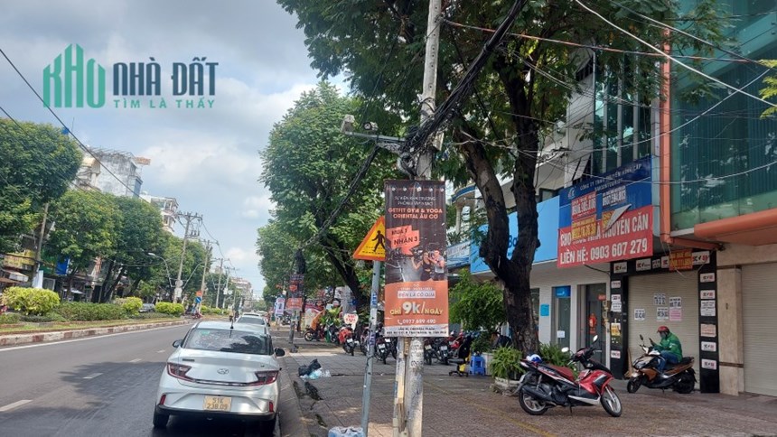 BD.Ngộp Bán nhà MT gấp Bàu Cát đôi, 4x18,2m, 3 tầng st, giá giảm sâu chỉ còn 23 tỷ