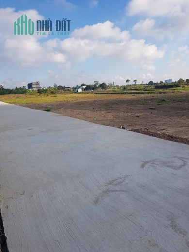 Bán 400m2 đất ở Tx.Gò Công, đường xe hơi trở đầu thông thoáng, SHR, 1.6 tỷ. lh:0906482678.