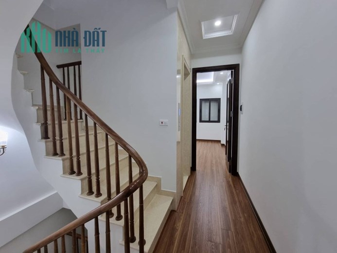 Bán nhà Nghĩa Tân, Cầu Giấy. 46m2x5; giá 12.5 tỷ . Phương