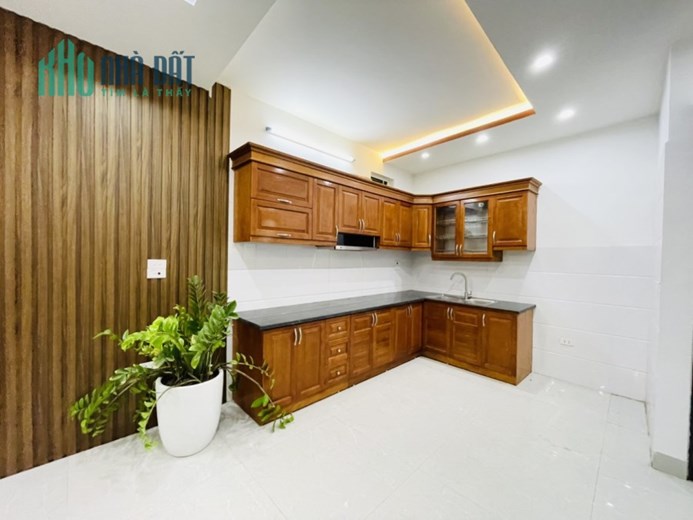 Bán nhà rẻ đẹp phố Thiên Lôi, 4 tầng 4 ngủ, GIÁ 2.39 tỉ ngay gần Cầu Rào 1