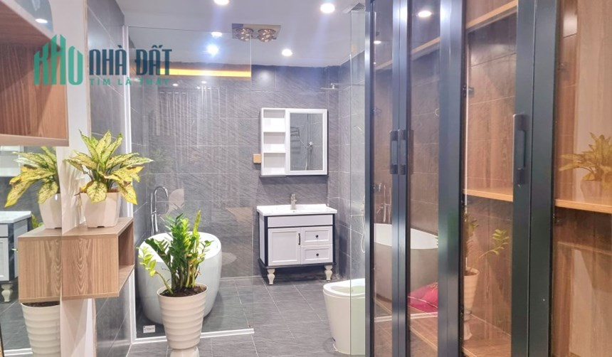 SIÊU GIẢM GIÁ 1 CĂN NHÀ NGÕ 1 NHÂN HÒA - 10M RA Ô TÔ - 2 THOÁNG 36.6M CHỈ 5.368 TỶ