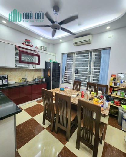 Siêu VIP Phân Lô, Nhà đẹp Trần Quốc Hoàn 45m2 x 6T,Gara ô tô, KD đỉnh 13 tỷ.