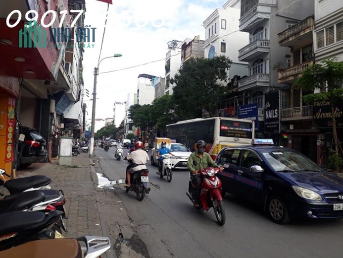 Bán Đất tặng nhà Mặt Phố Khâm Thiên, Kinh doanh sầm uất, 135m x 4T, Giá 29 tỷ.