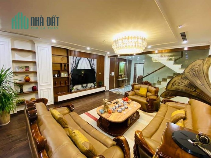 Mặt phố Nguyễn Đình Thi, Trích Sài hai mặt đường view Hồ Tây 168m2 chỉ 105 tỷ. Lh 0989.62.6116