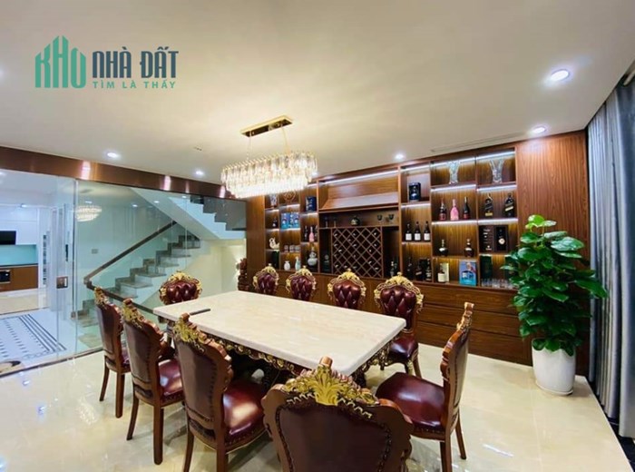 Mặt phố Nguyễn Đình Thi, Trích Sài hai mặt đường view Hồ Tây 168m2 chỉ 105 tỷ. Lh 0989.62.6116