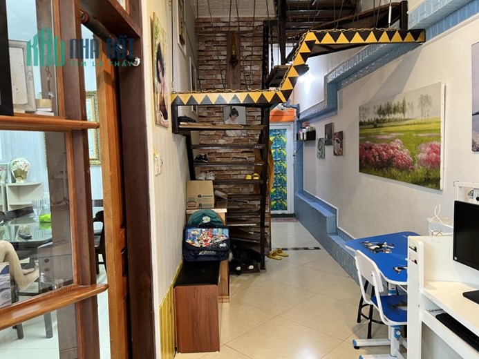 KHÂM THIÊN ĐỐNG ĐA NHÀ ĐẸP 43M 3T GIÁ CHỈ 3 TỶ 50 TRIỆU