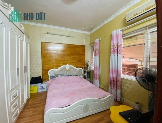 Bán gấp Nhà  phố Khâm Thiên  ÔTô 45m*4 tầng MT 4,3m chỉ 4,45tỷ