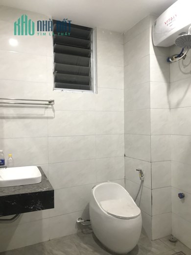 Bán gấp Nhà Phố Láng Hạ 40m 5Tầng MT 5,8m  chỉ 4,7 tỷ.