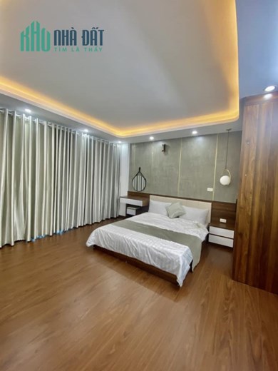 BÁN NHÀ PHỐ NGUYỄN SƠN, DT 35M, 5T, 4.5 TỶ NGÕ THÔNG KHU VIP CBCC NGHÀNH HÀNG KHÔNG".