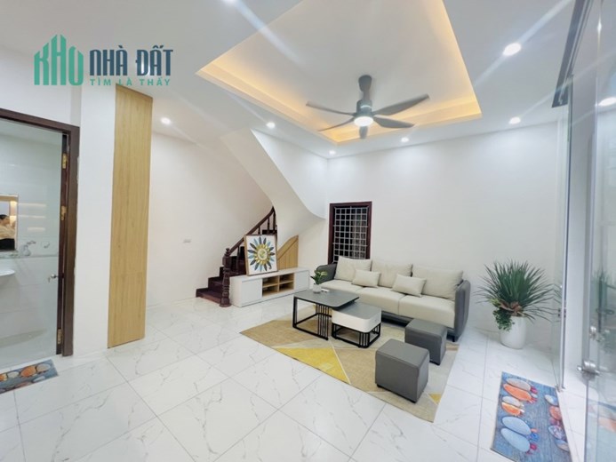 Gấp Bán nhà siêu đẹp Mễ Trì DT 35m 4 T nhà mới giá nhỉnh 4 tỷ