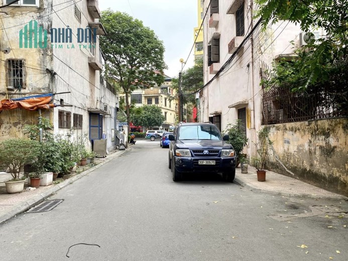 BÁN GẤP NHÀ, PHỐ NGUYỄN VĂN CỪ, BỒ ĐỀ, THANG MÁY, GARA, DT 64m2, 6 tầng, M t 5.  giá hơn 10TỶ