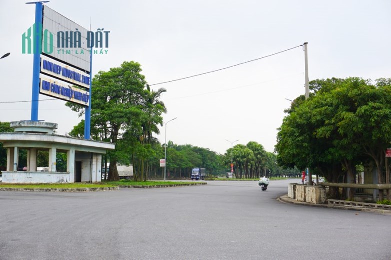 Bán 3000m2 đất công nghiệp Ninh Hiệp, Gia Lâm, HN. Sẵn 1200m2 xưởng, đường trục chính