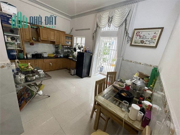 BÁN NHÀ HẺM 30 LÂM VĂN BỀN QUẬN 7 DT 110M2 CHỈ 9,9 TỶ XE HƠI ĐỔ CỬA.